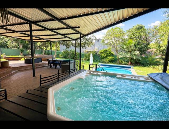 5 BEDROOM HOUSE FOR SALE IN LONEHILL